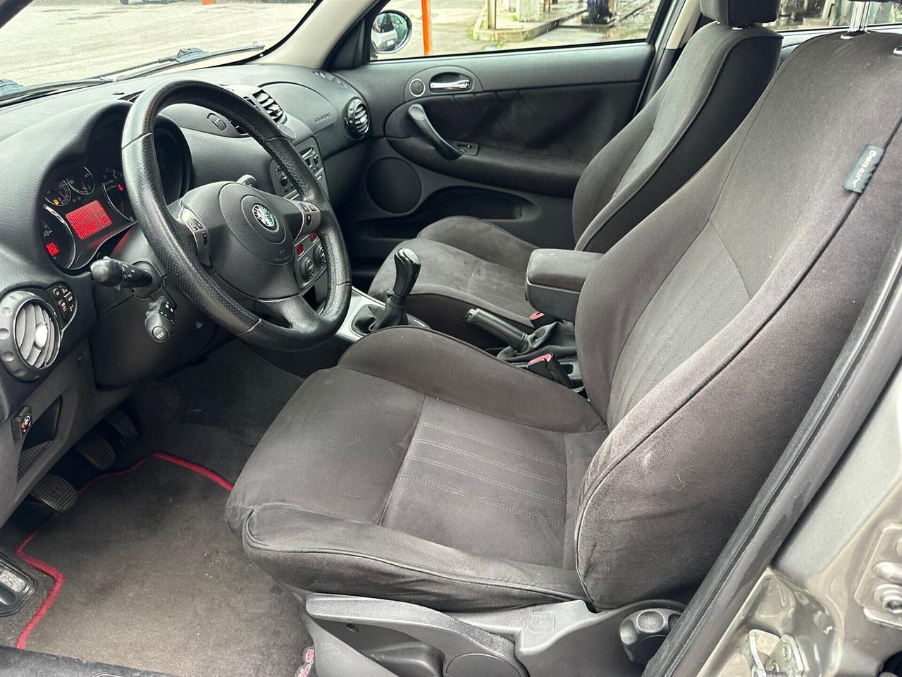 Alfa Romeo 147 1.6 16V TS (105) 5 porte Black Line