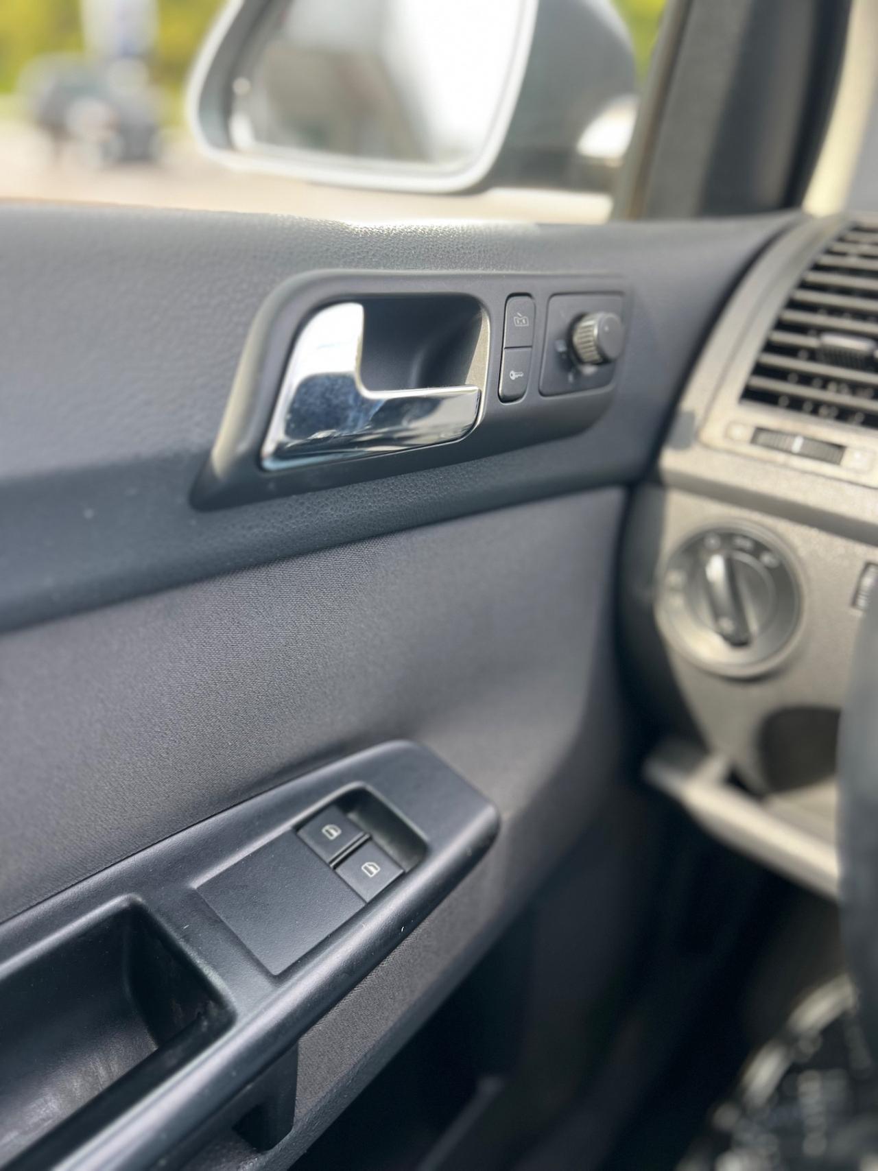 Volkswagen Polo 1.4 benz per NEOP - Garanzia 12 Mesi