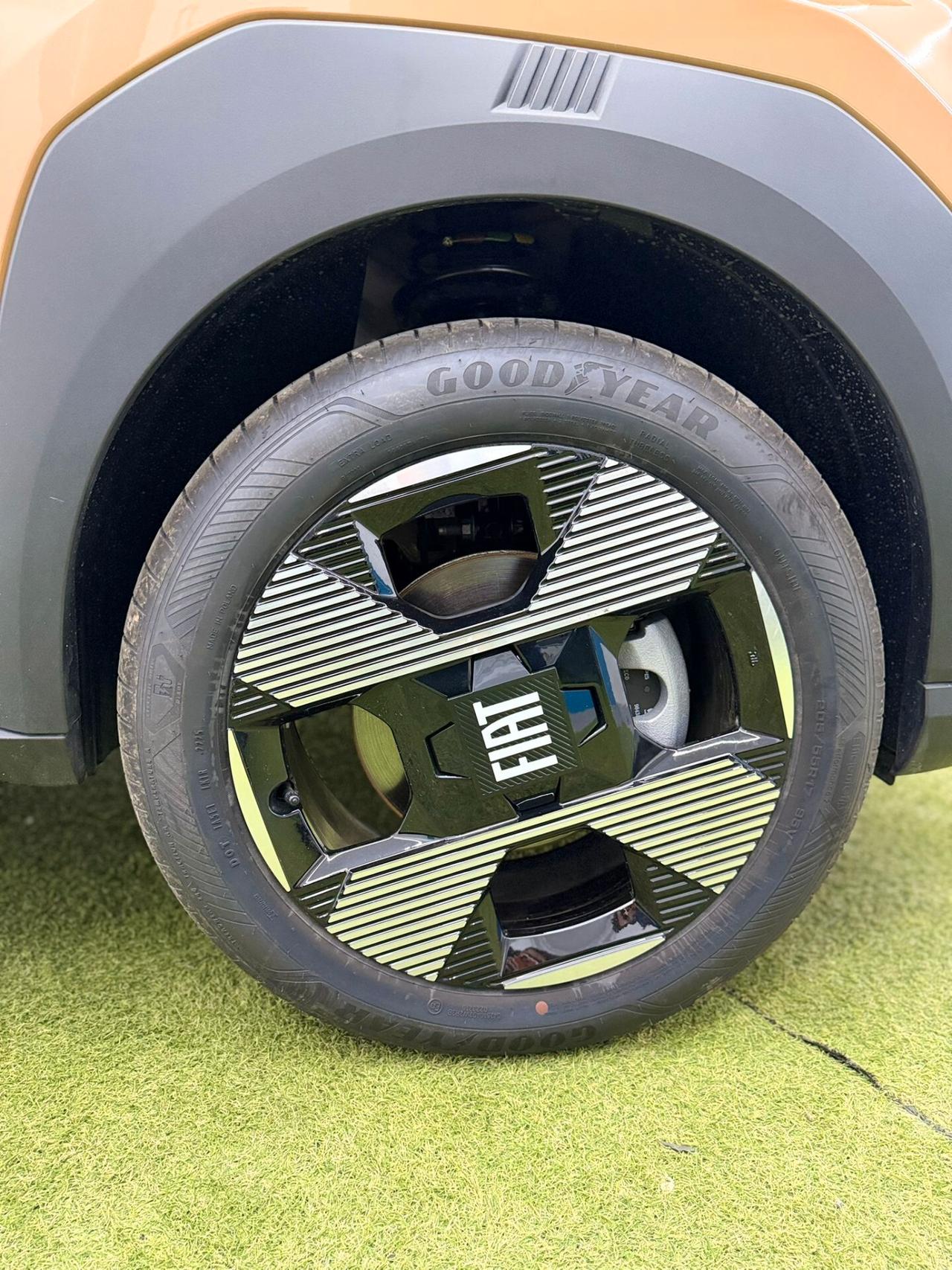 Fiat Grande Panda 1.2 Hybrid 110 CV S&S La Prima