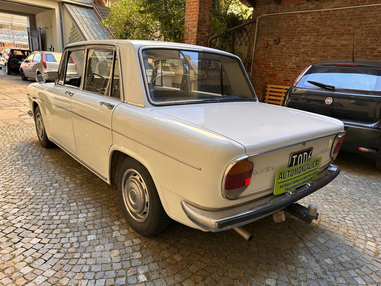 Lancia Fulvia 2 SERIE (INTERNI in PELLE)