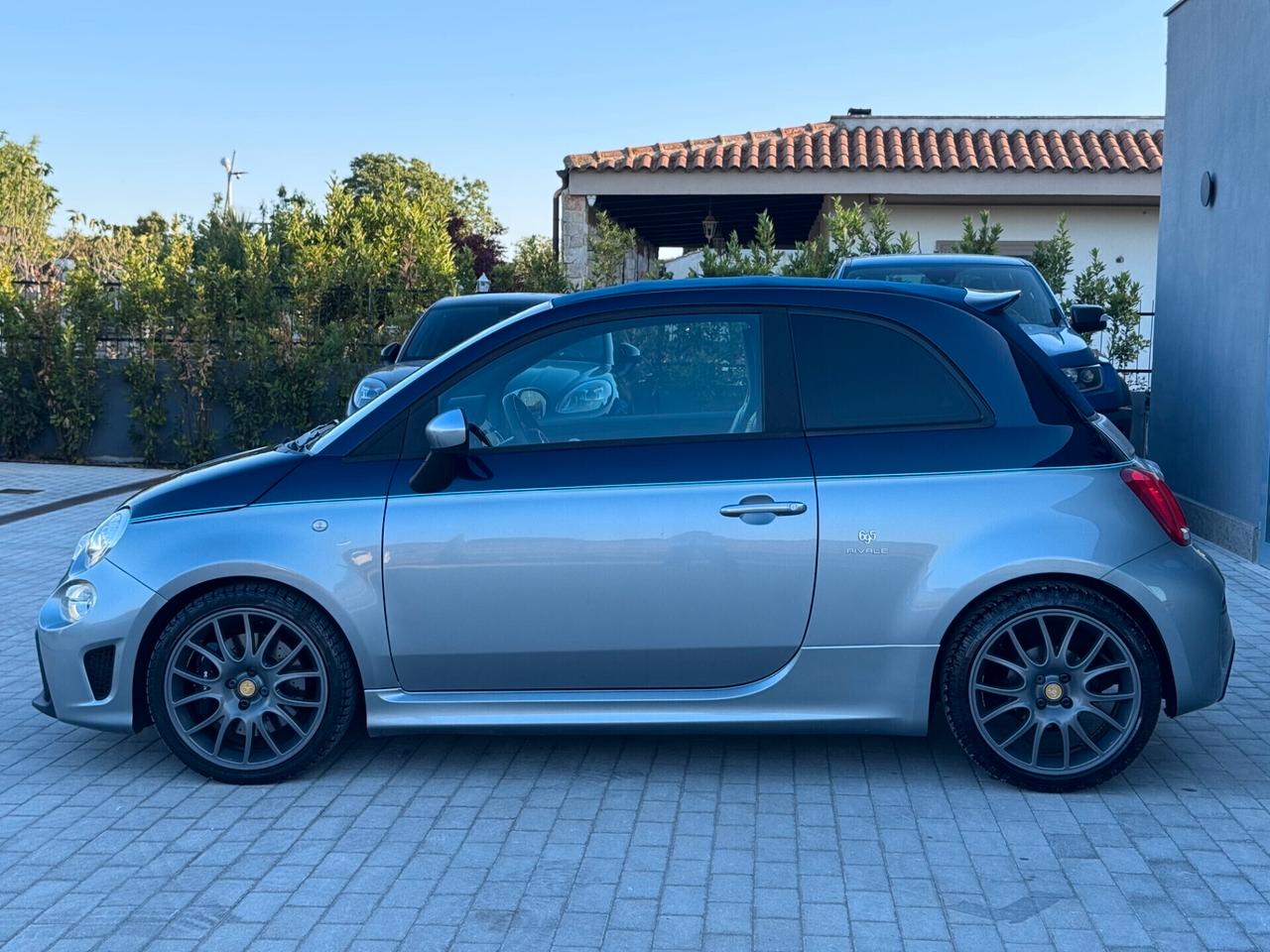 Abarth 695 C 1.4 Turbo T-Jet Rivale*AKRAPOVIC*CARBONIO*BEATS*
