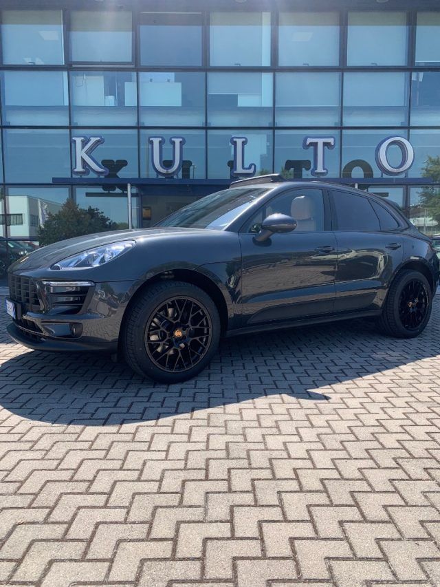 PORSCHE Macan 2.0