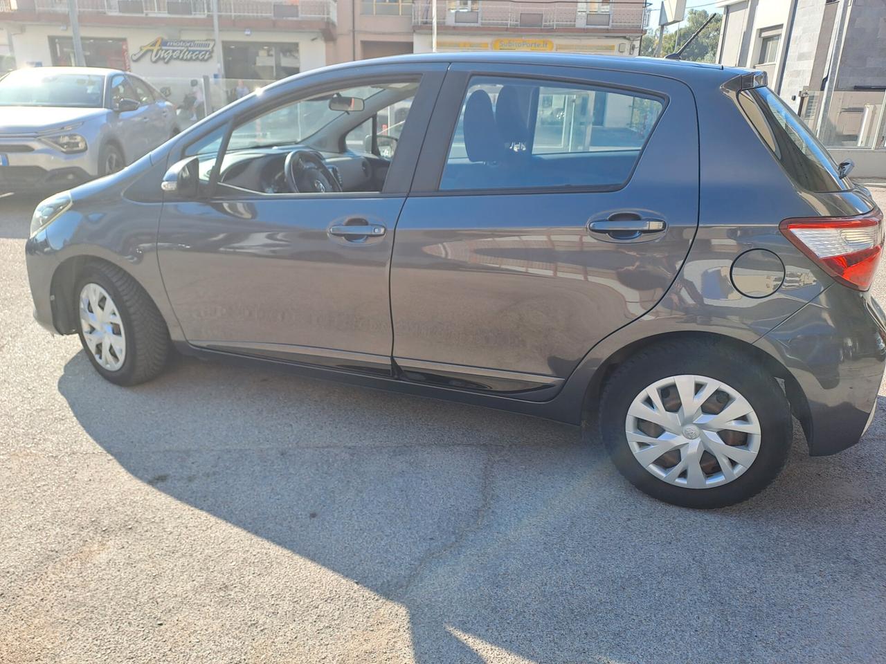 Toyota Yaris 1.0 5 porte Lounge