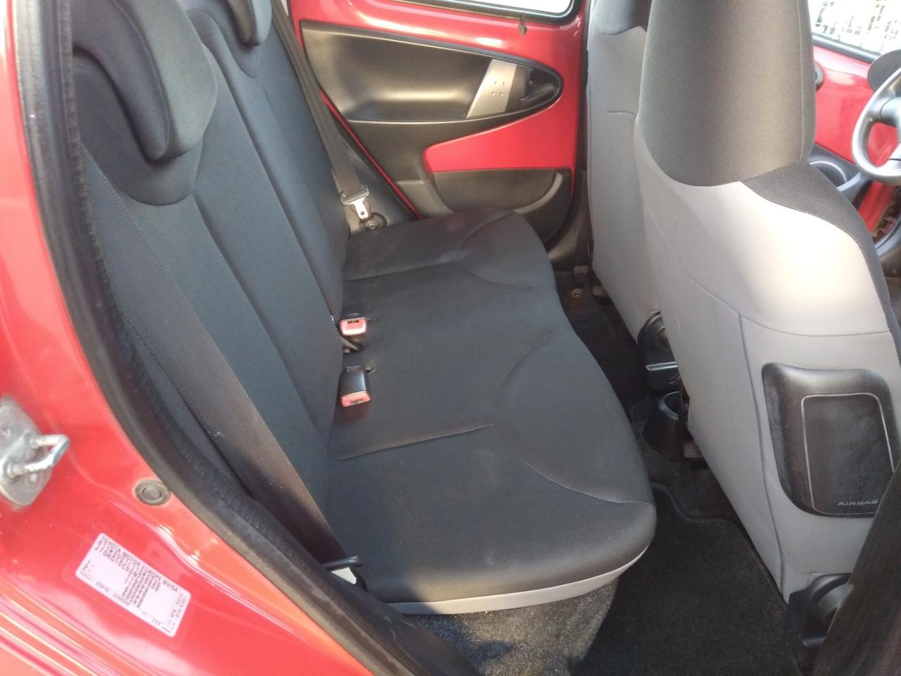 Toyota Aygo 1.0 12V VVT-i 5 porte Cool Soda Connect x neopatentati