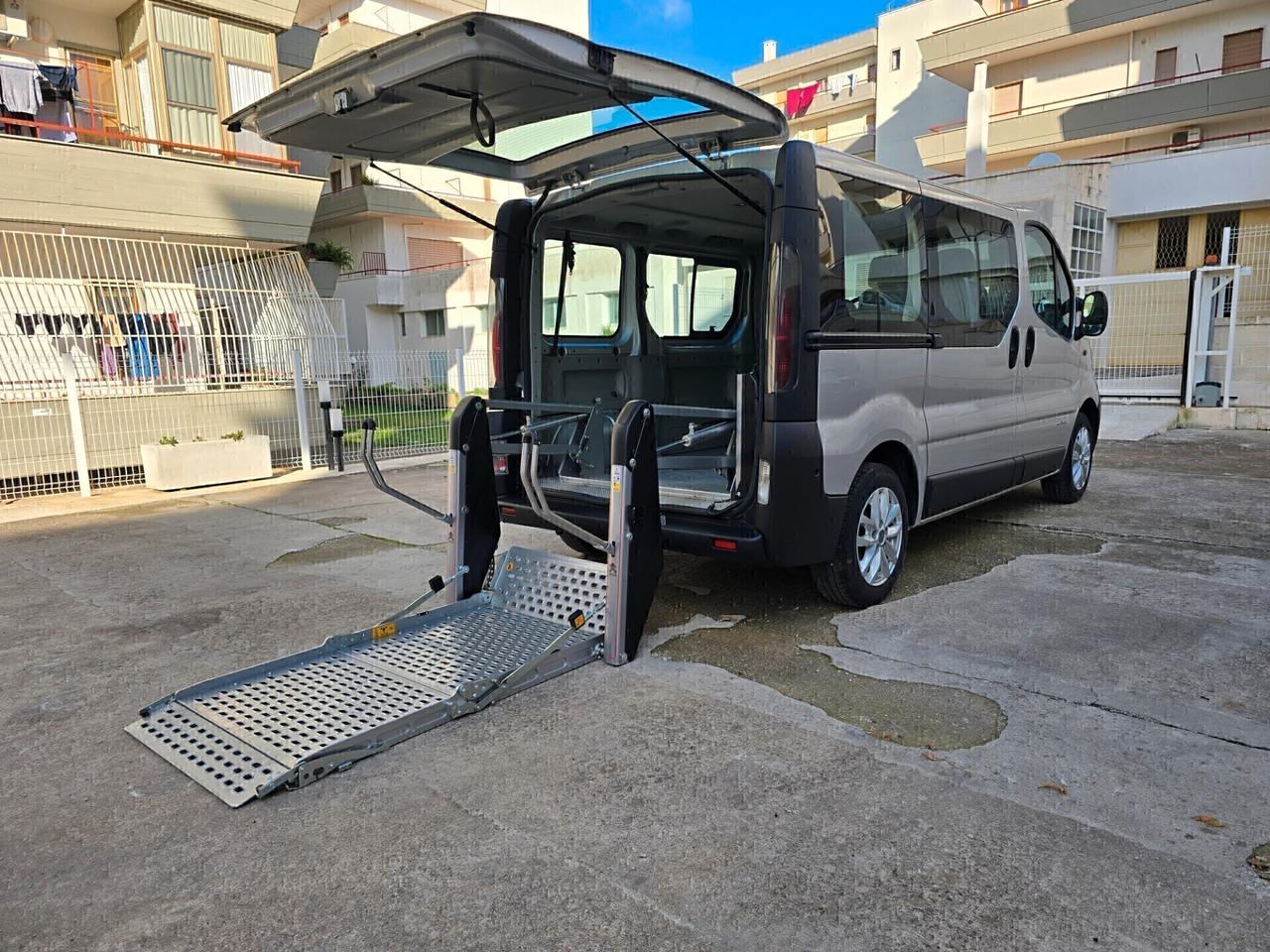 Nissan Primastar con Pedana Trasporto Disabili