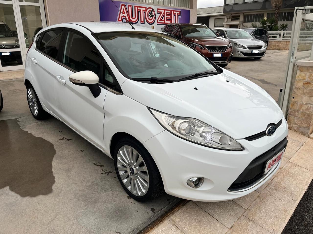 Ford Fiesta 1.4 TDCi 68CV 5 porte Titanium