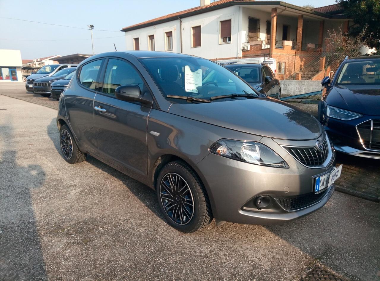 Lancia Ypsilon 1.0 FireFly 5 porte S&S Hybrid Gold