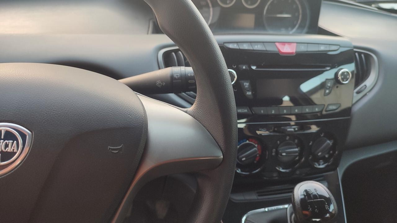 Lancia Ypsilon 1.2 69 CV 5 porte S&S Platinum