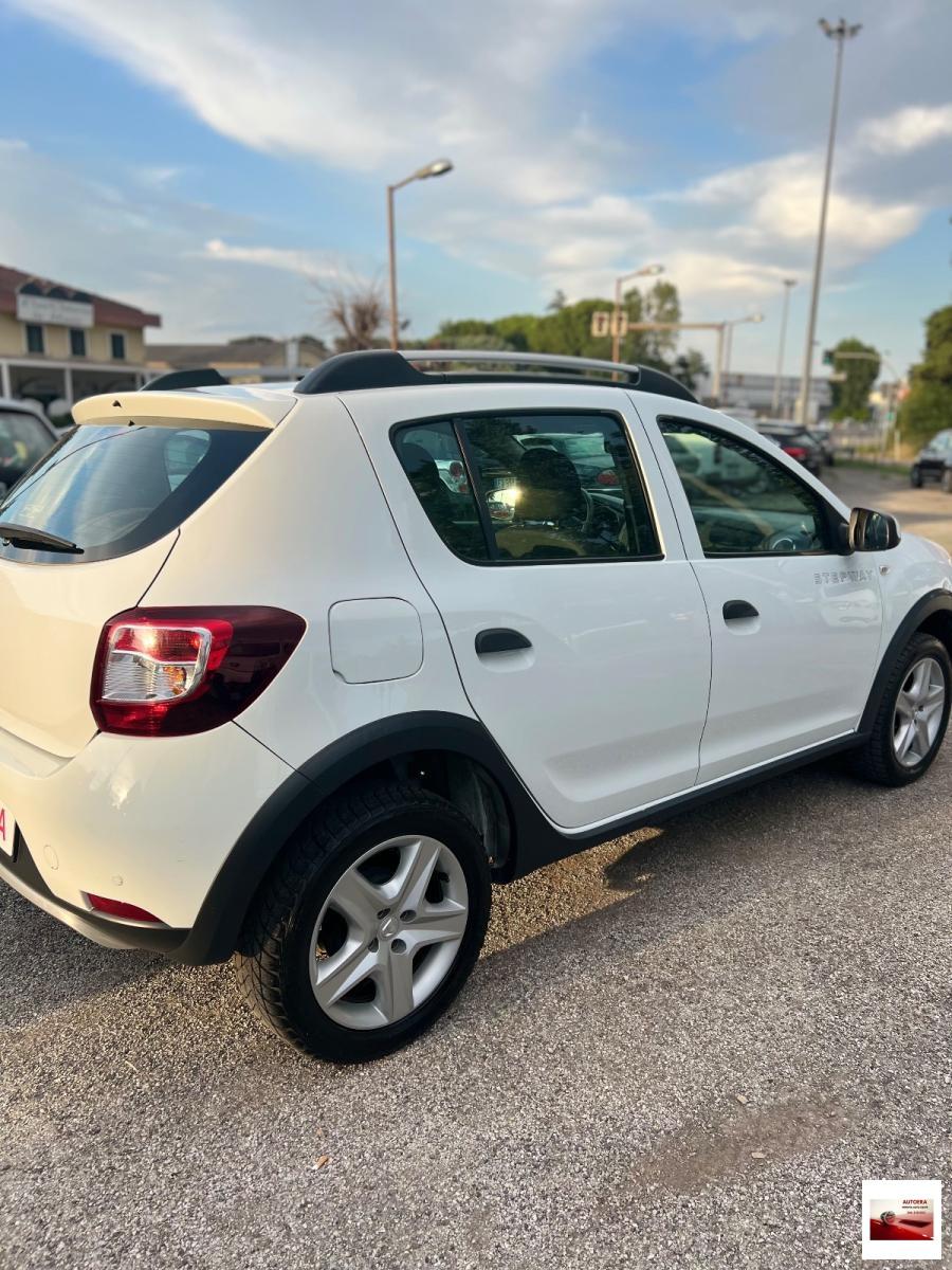 DACIA - Sandero - Stepway 1.5 dCi 8V 90 S&S Easy-R