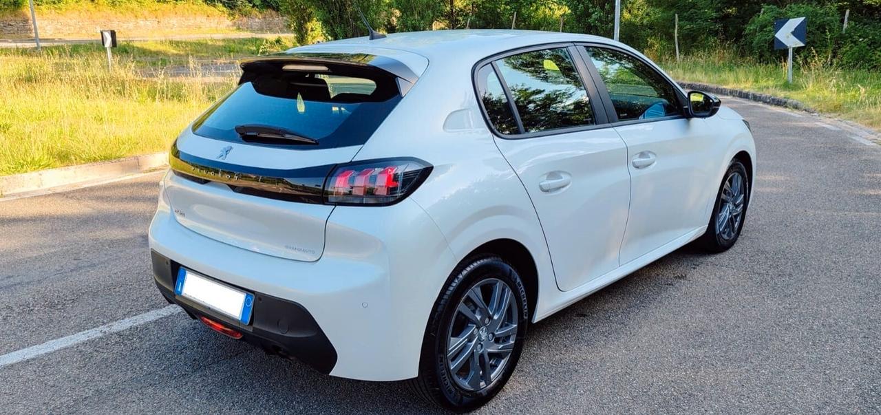 Peugeot 208 KM 4.500