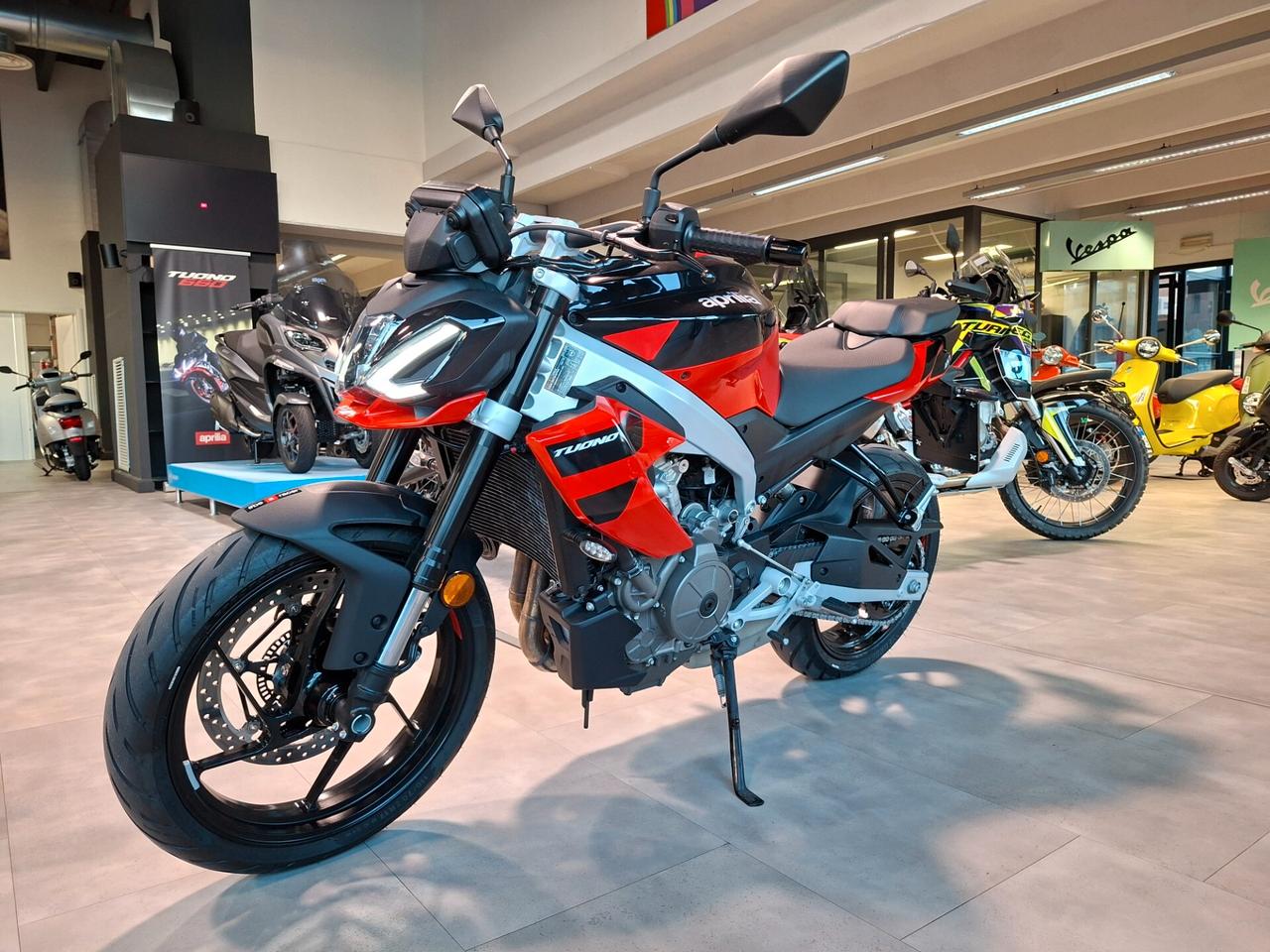 Aprilia Tuono 457