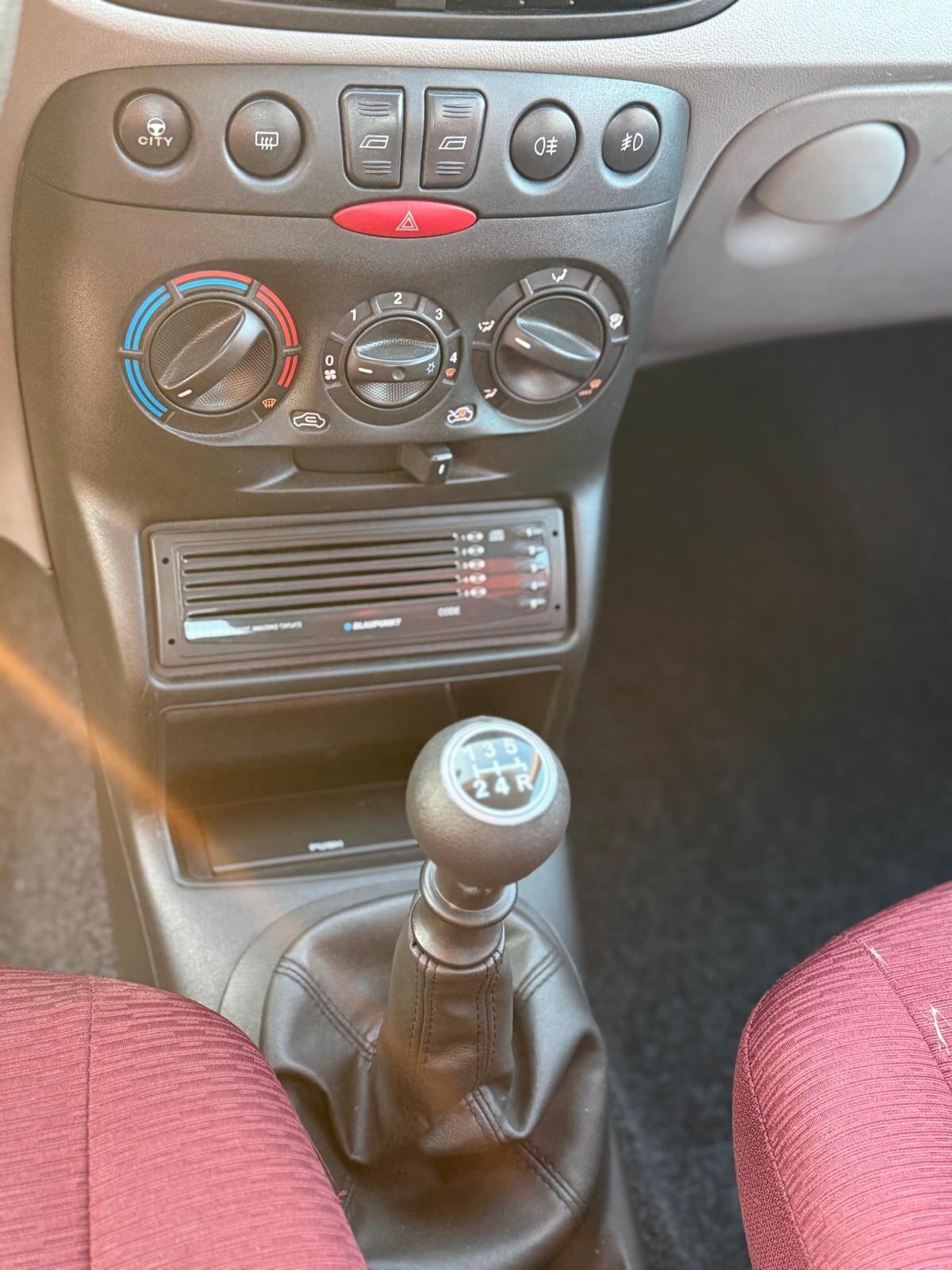 Fiat Punto 1.2i 16V cat 5 porte HLX
