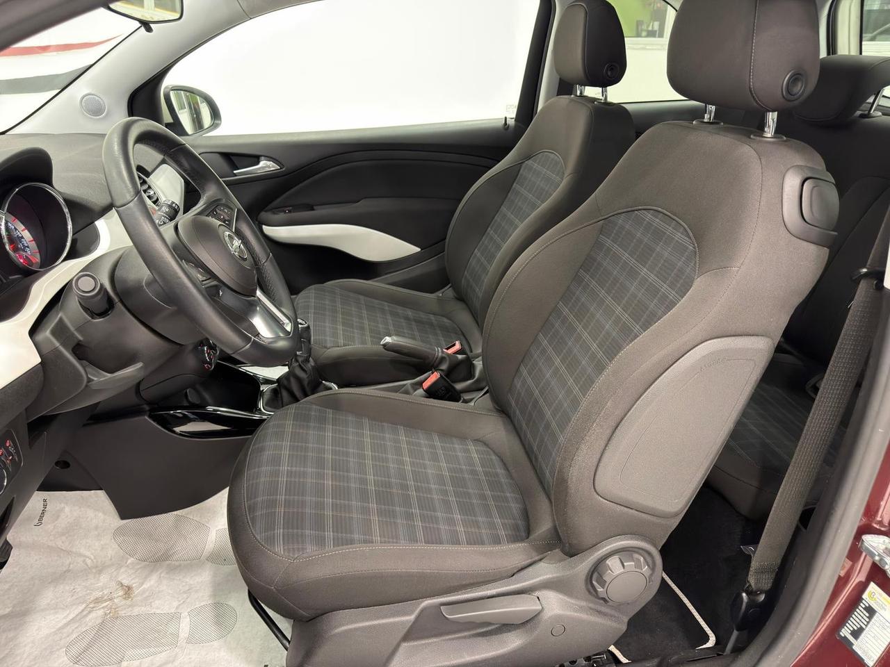 Opel Adam 1.2 70 CV Glam