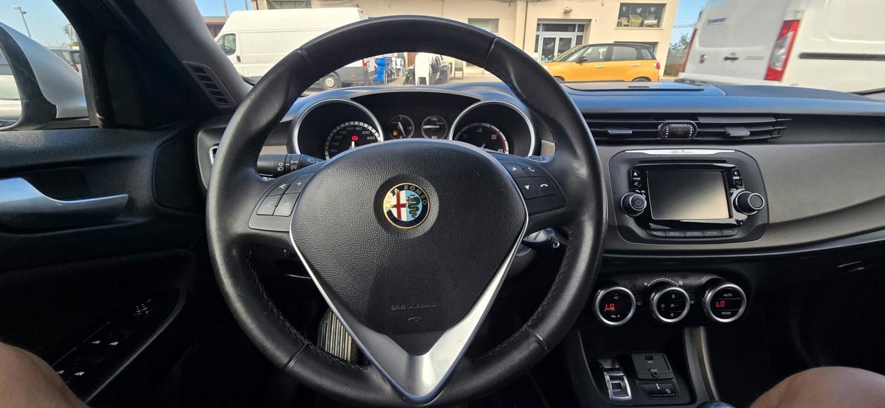 Alfa Romeo Giulietta 1.6 JTDm-2 105 CV Exclusive