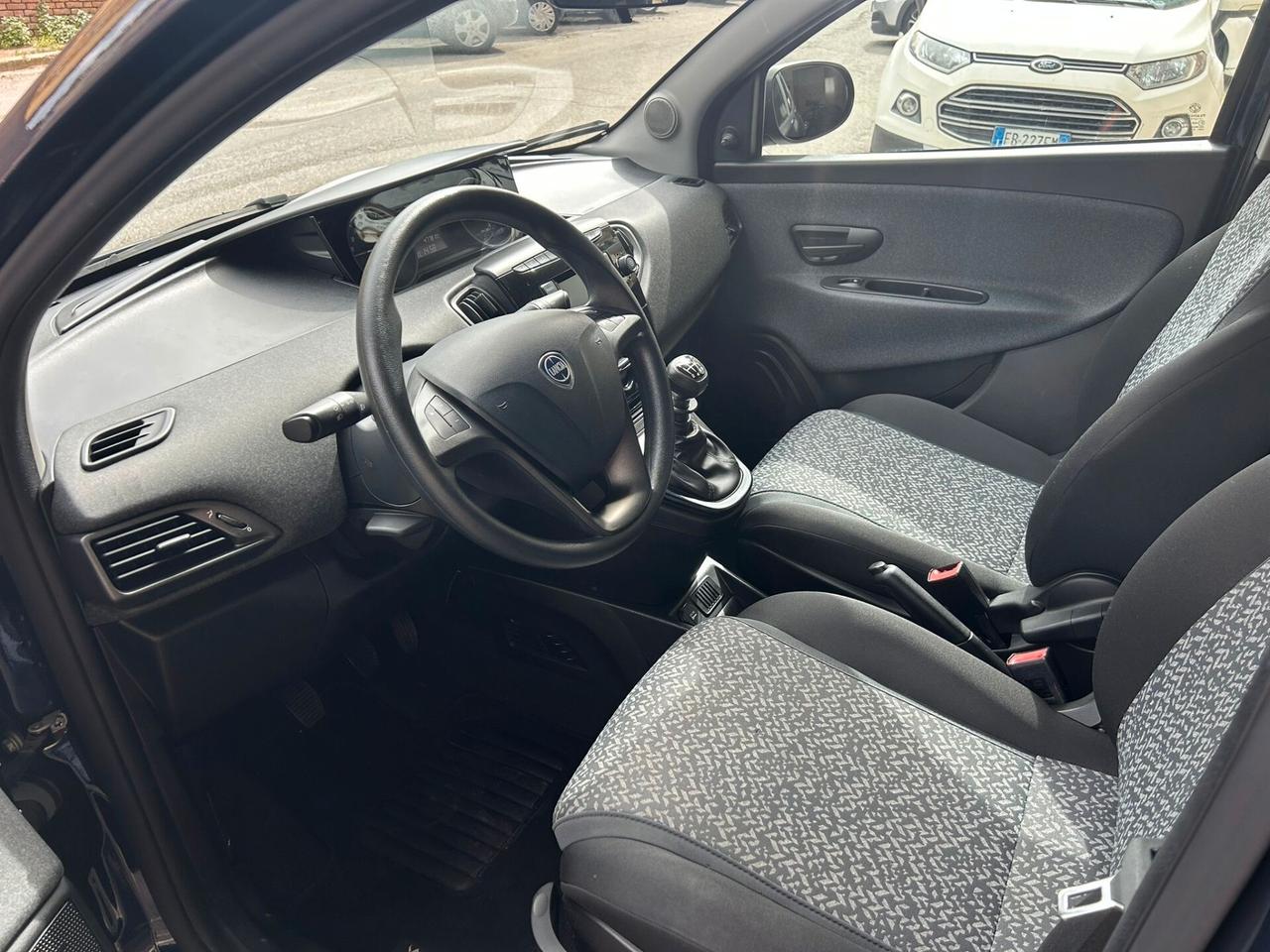 Lancia Ypsilon 1.0 FireFly 5 porte S&S Hybrid Ecochic Gold