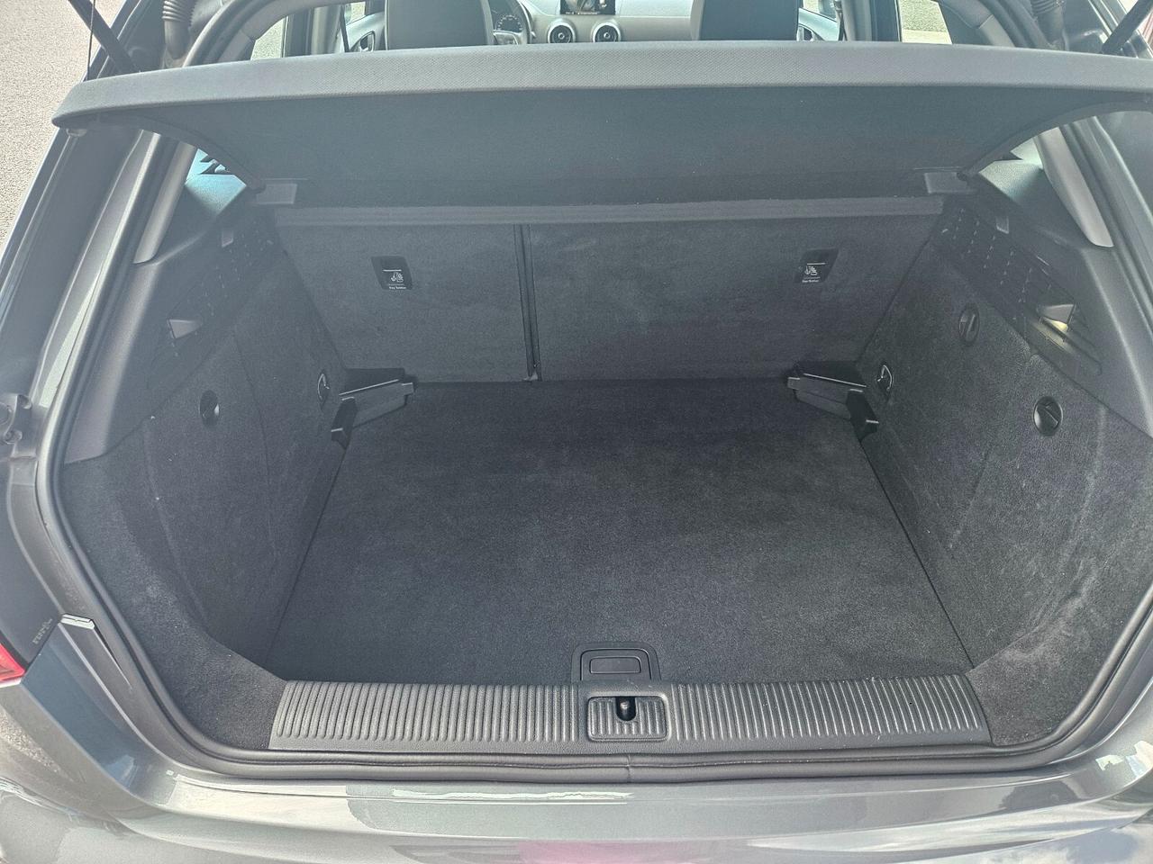 Audi A3 SPB 35 TDI S tronic Design - S-Line