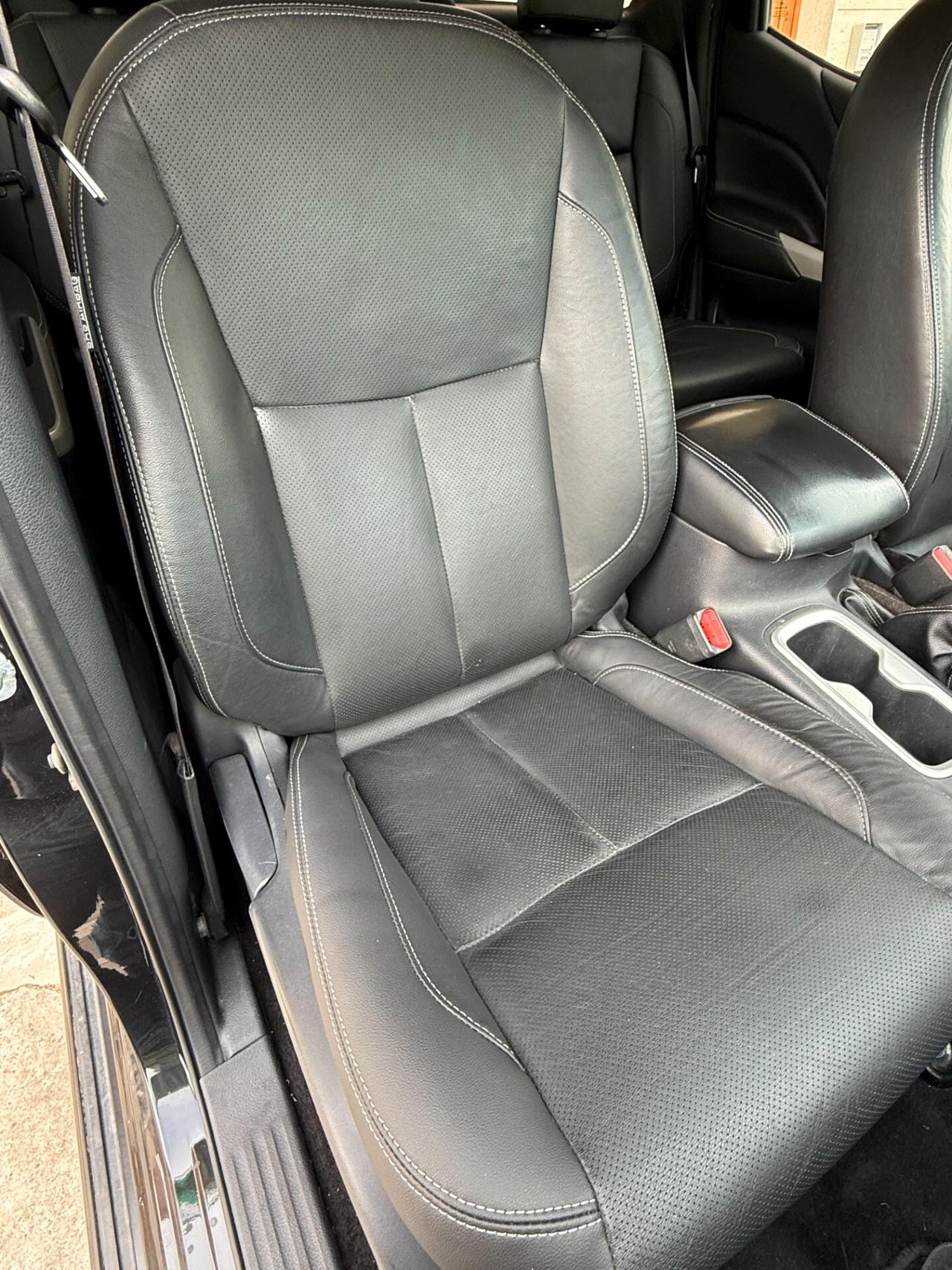 Nissan Navara 2.3 dCi 190 CV AUT. 4WD Double Cab N-Connecta