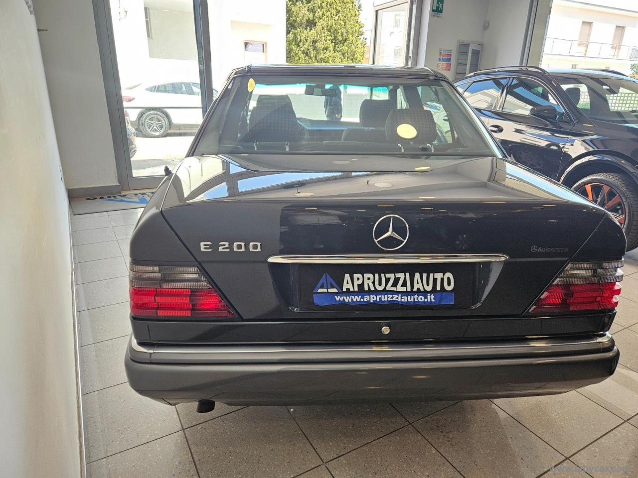 MERCEDES-BENZ E 200 SPORT LINE