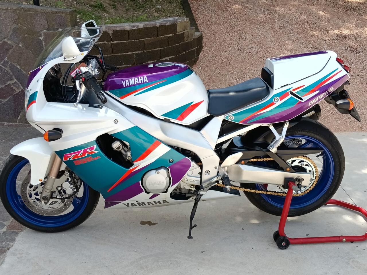 Yamaha FZR 600 R