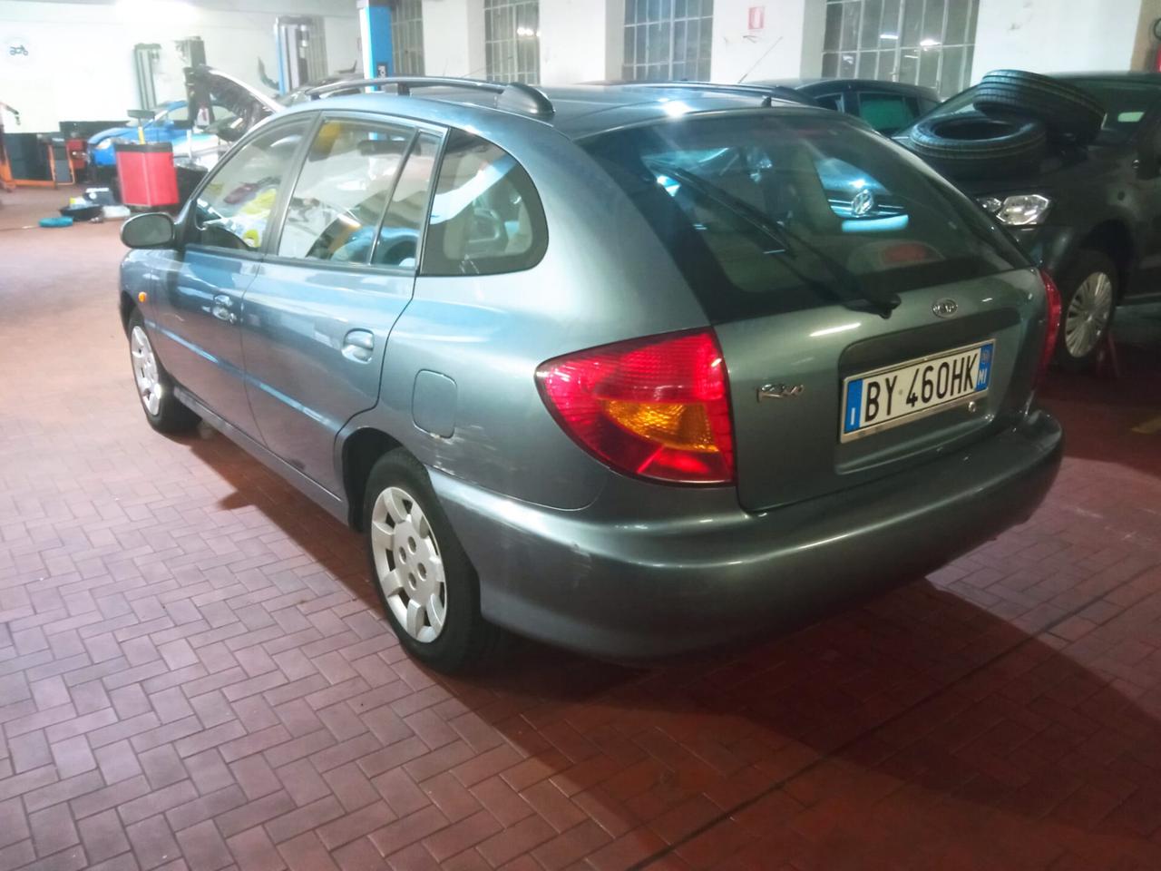 Kia Rio 1.5i 16V cat 5 porte LS Top