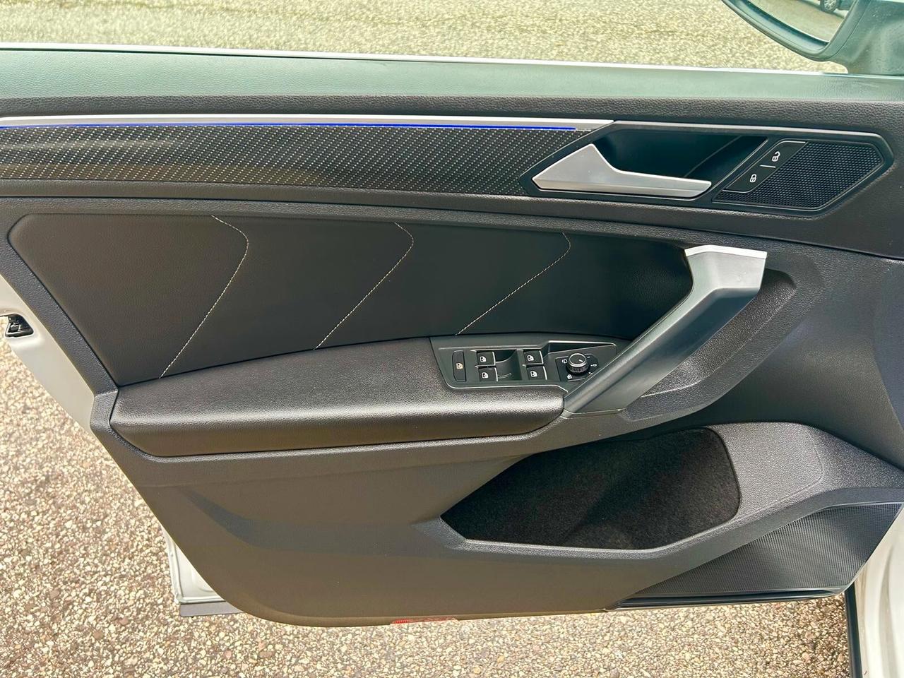 Volkswagen Tiguan 2.0 TDI 150 CV SCR DSG R-Line