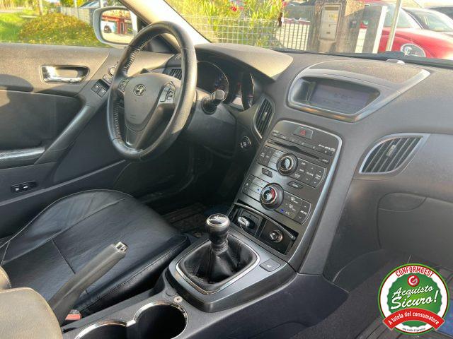 HYUNDAI Genesis Coupe 2.0 Turbo Sport