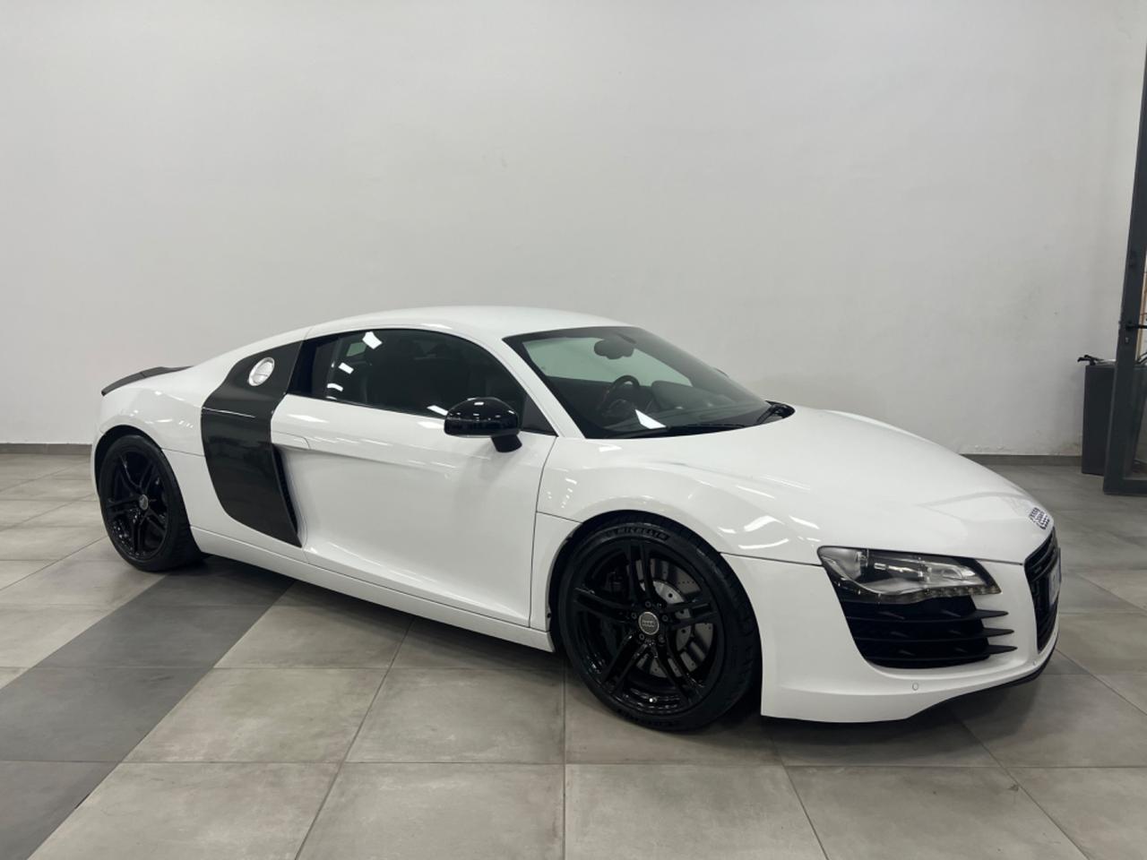 Audi R8 4.2 V8 FSI quattro R tronic - anno 2008 - prezzo €52.900