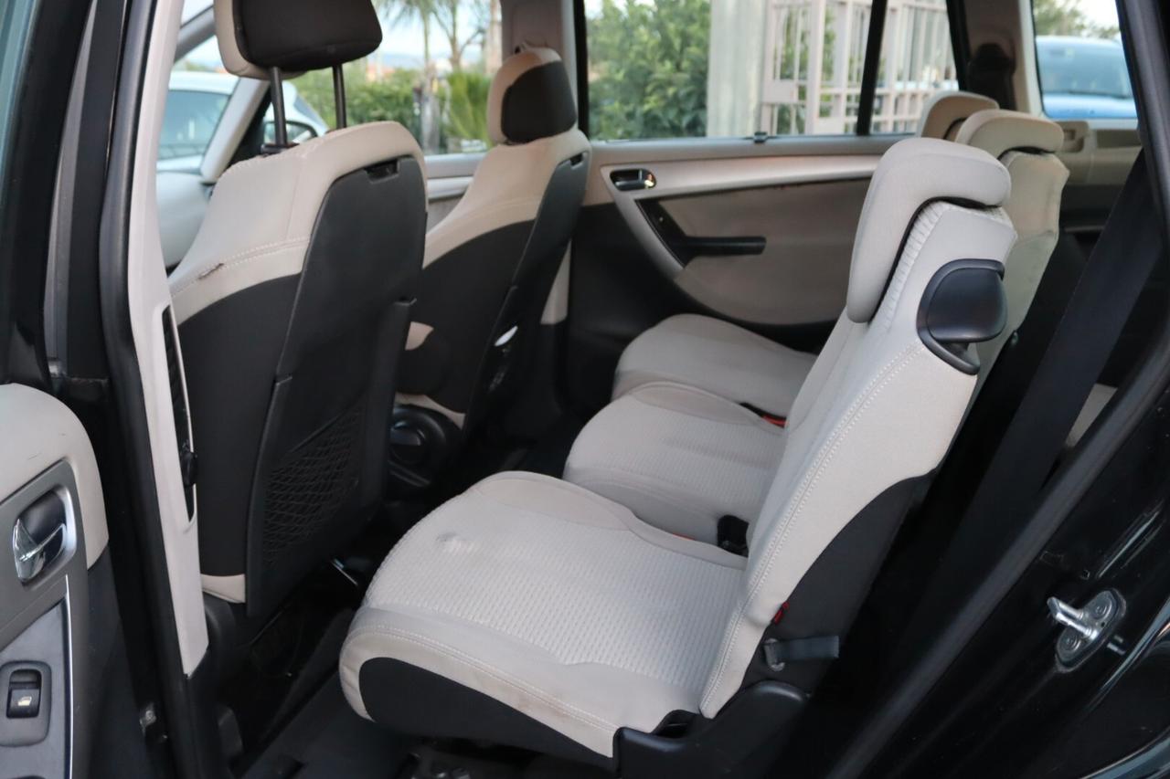 Citroen C4 Picasso 1.6 HDi 110 FAP CLASSIQUE 7 POSTI
