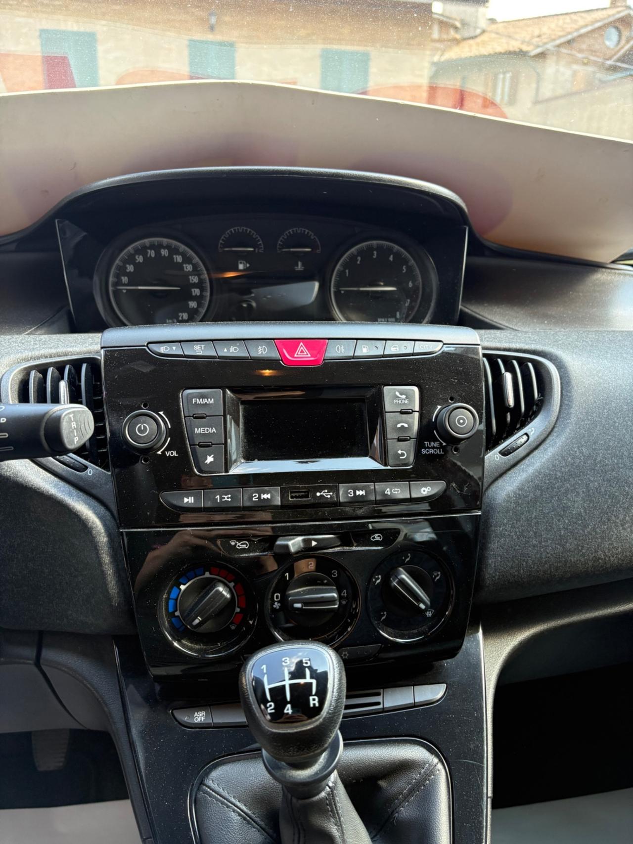 Lancia Ypsilon 1.2 69 CV 5 porte GPL Ecochic Gold