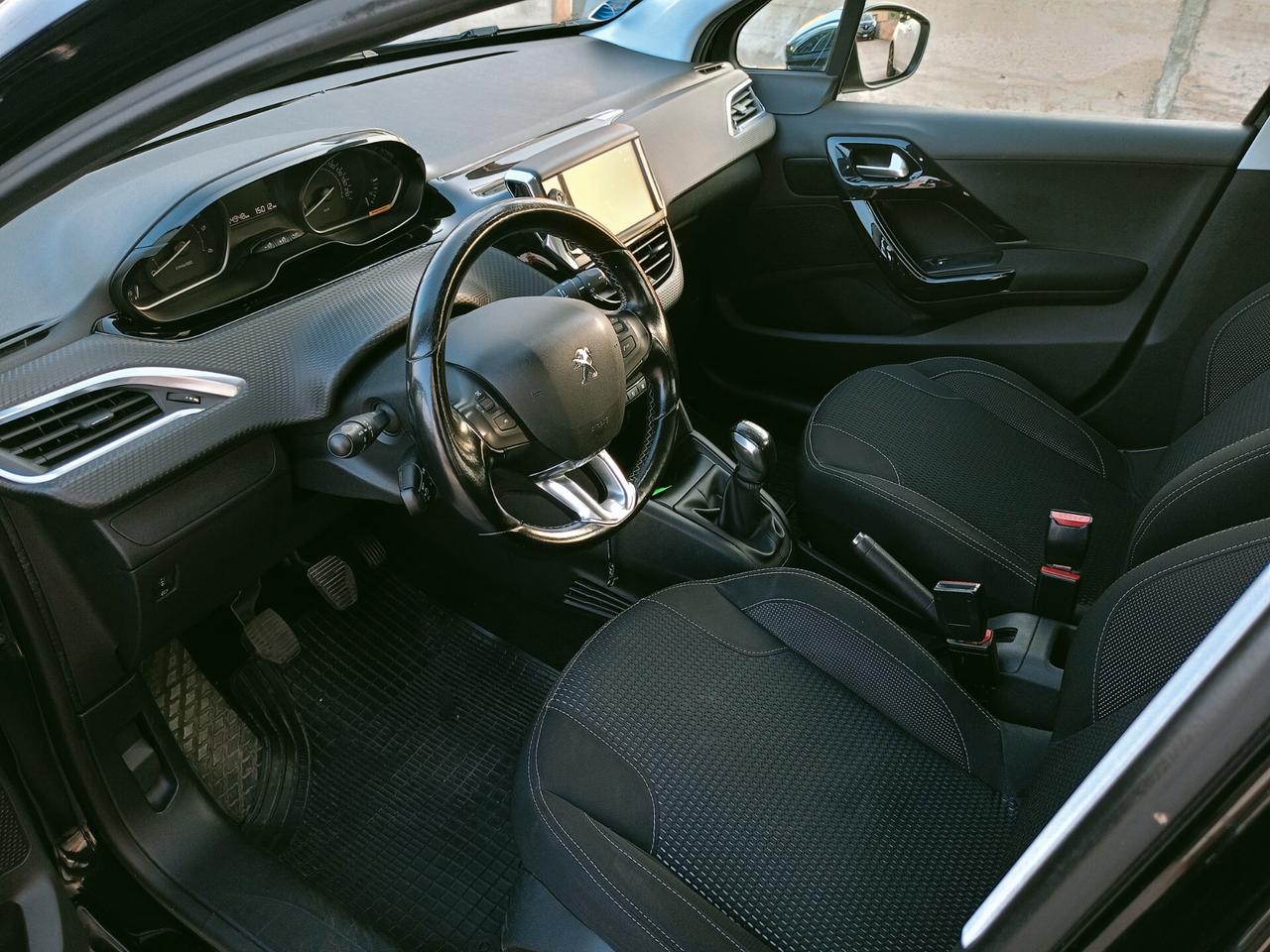 Peugeot 208 1500 HDi diesel 75cv