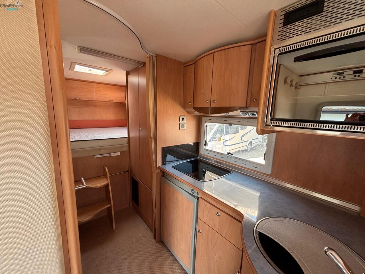 Bürstner A 747-2 ACTIVE - MANSARDATO CON AMPIO GARAGE PATENTE C