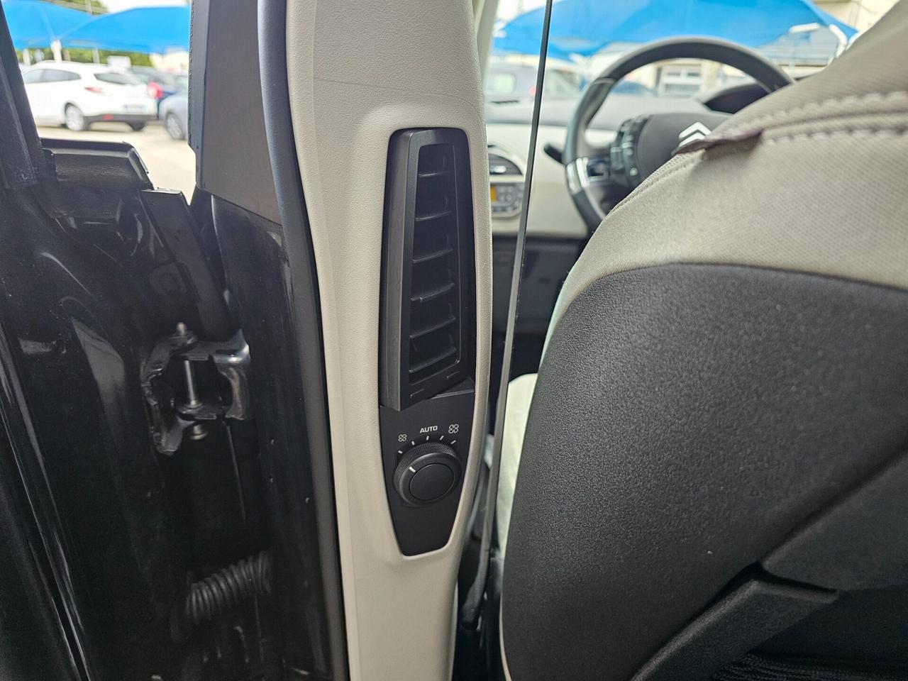 Citroen C4 Picasso 1.6 Benzia 120 cv