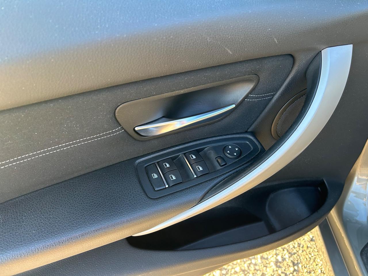 Bmw 318i LCI UNIPRO LED MANUALE