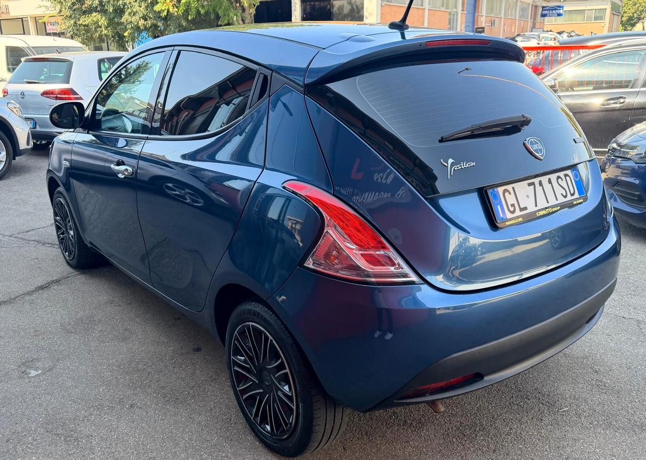 Lancia Ypsilon 1.0 FireFly 5 porte S&S Hybrid Alberta Ferretti