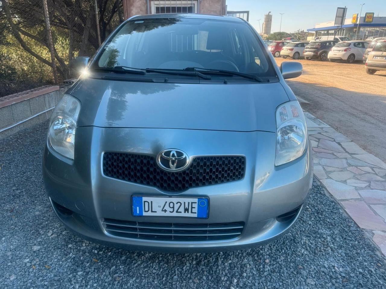 Toyota Yaris 1.0 5 porte