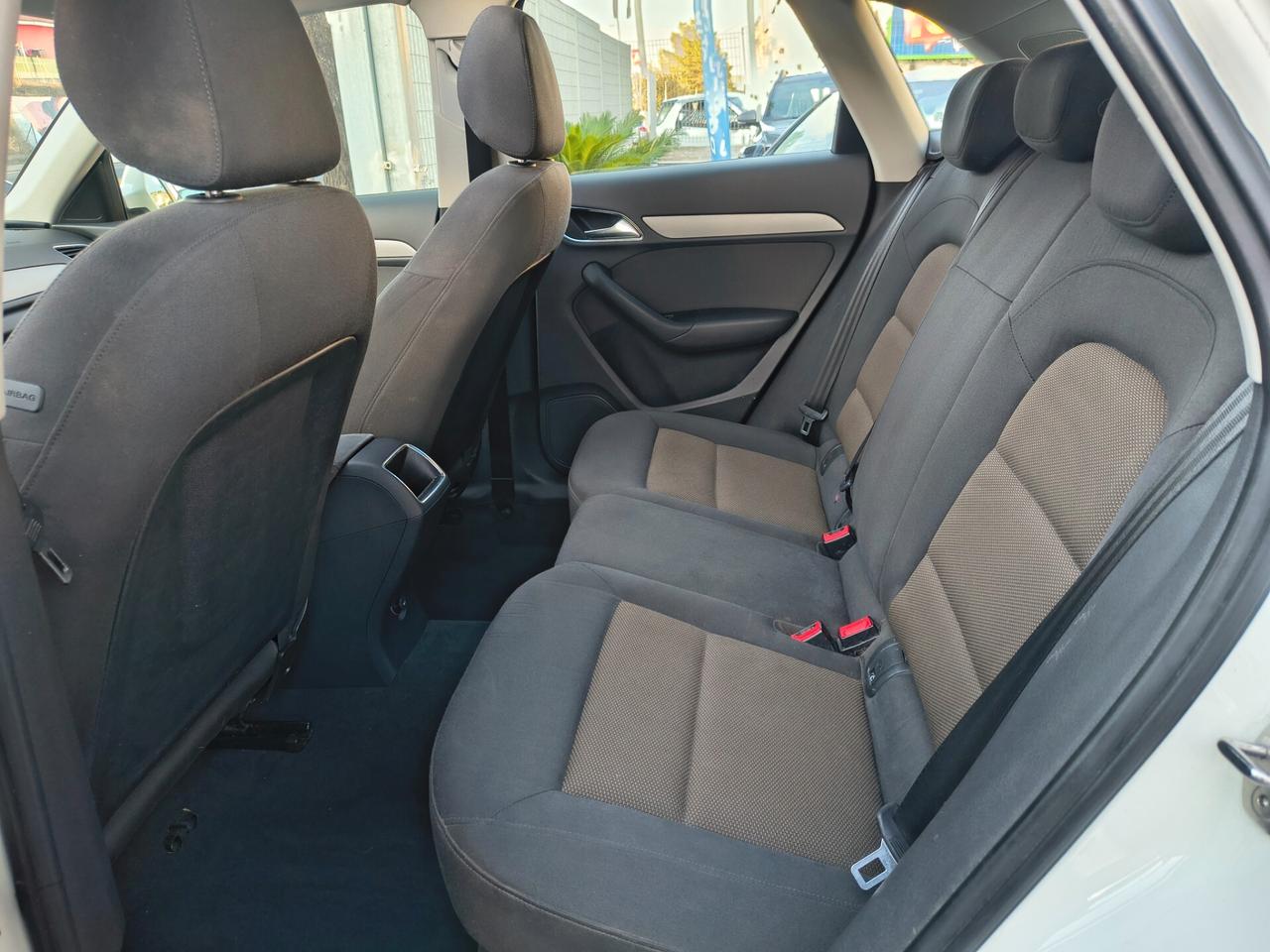 AUDI Q3 2.0 DIESEL TETTO PANORAMICO UNICOPROPRIETA