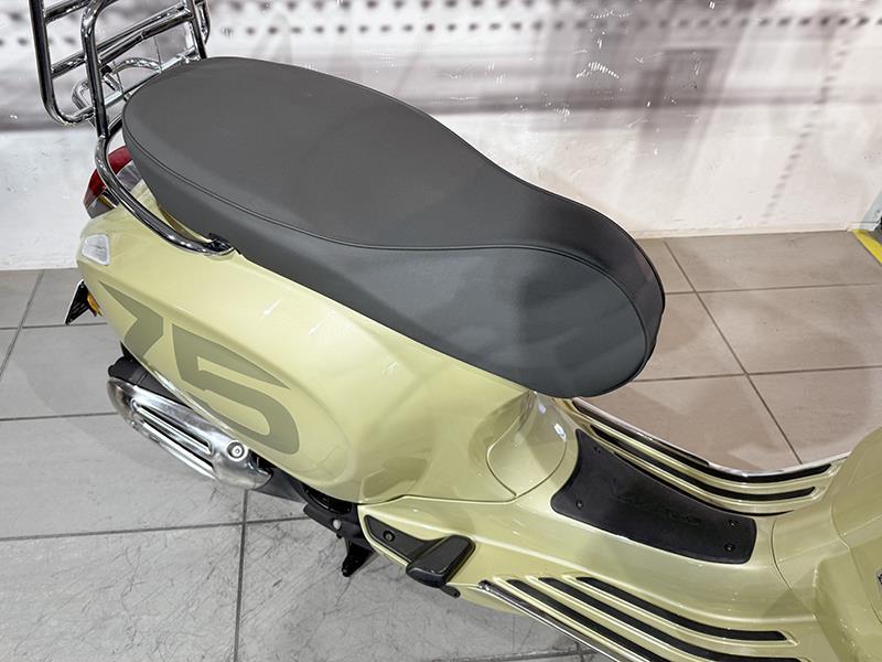 Piaggio Vespa Primavera 125 75th ABS