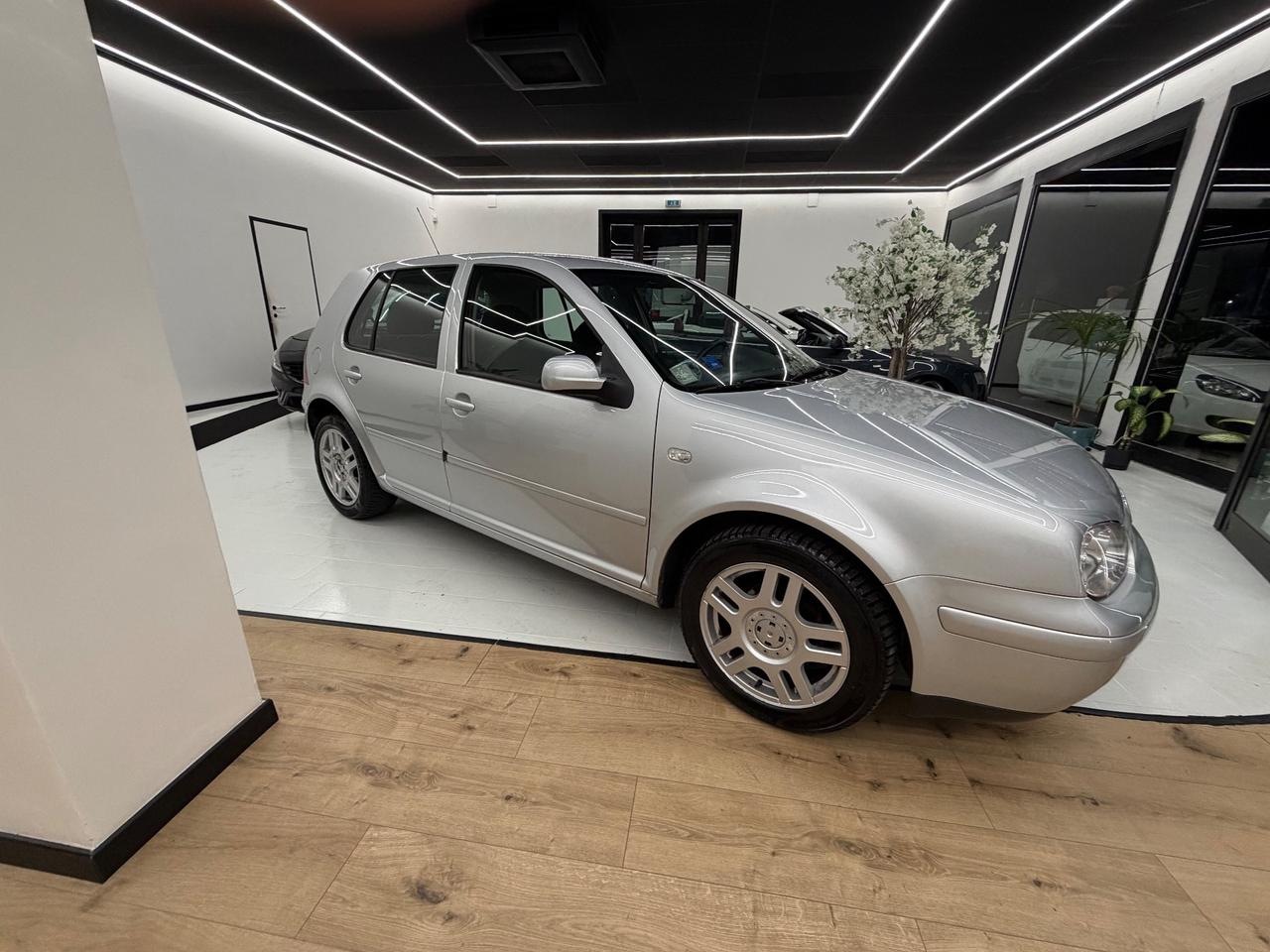 Volkswagen Golf 1.6 16V cat 5 porte Comfortline