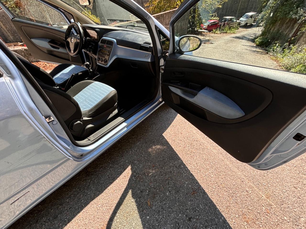 Fiat Grande Punto 1.4 Starjet 16V 3 porte Dynamic