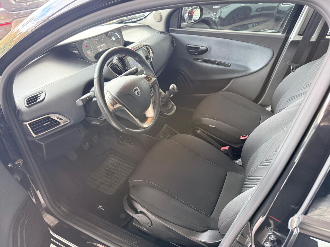 Lancia Ypsilon 1.0 FireFly 5 porte S&S Hybrid Ecochic Gold