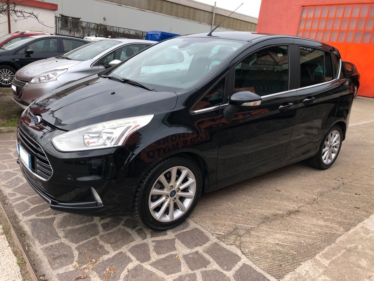 Ford B-Max 1.5 TDCi 75 CV Business adatta per neopatentati