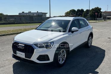AUDI Q3 35 TFSI Business