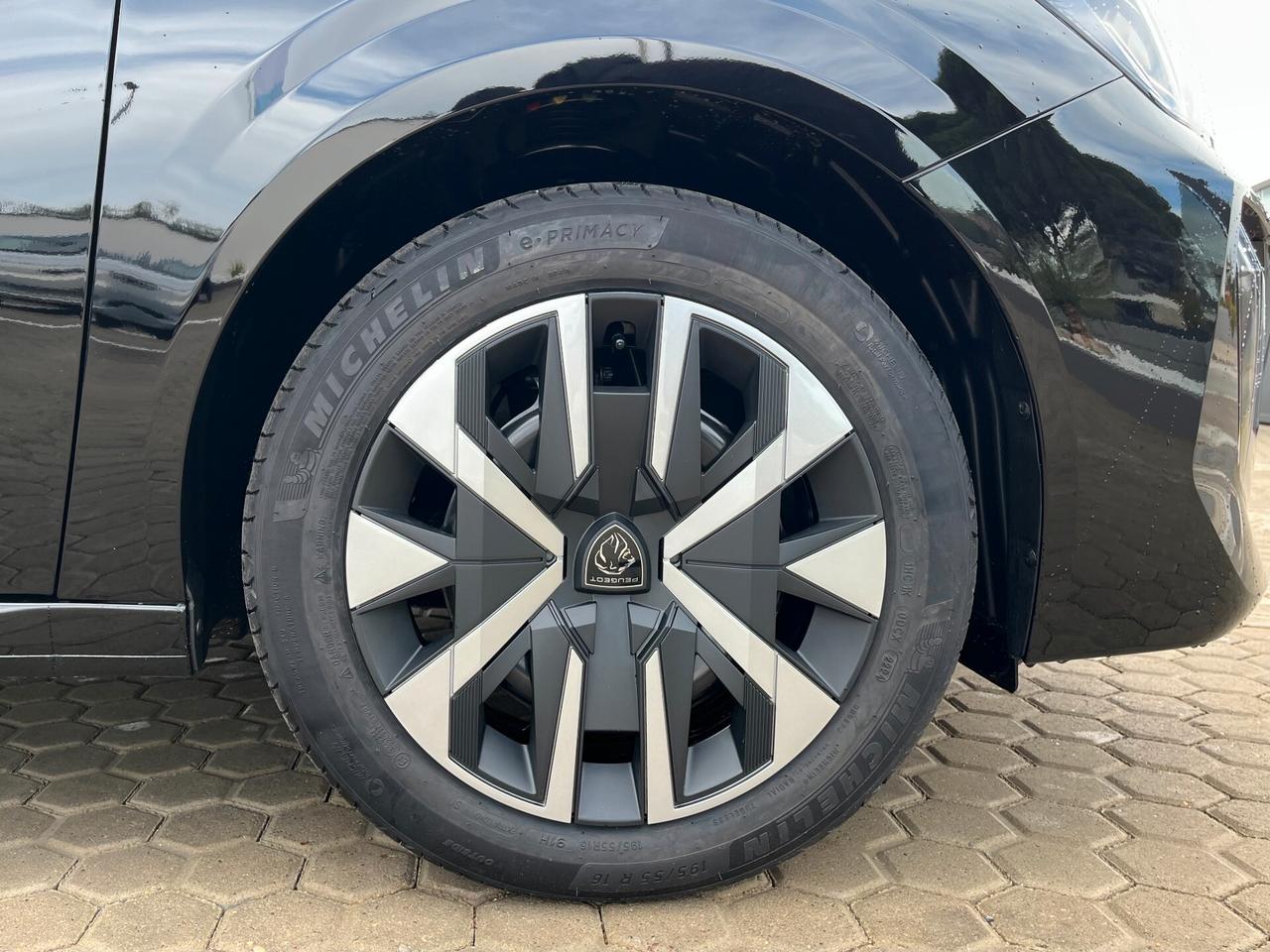 Peugeot 208 PureTech 100 Stop&Start 5 porte Style Km0