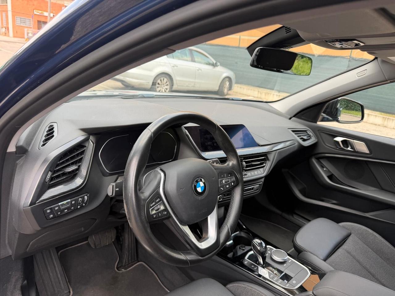 BMW 116 d - AUT. - NAV. - NEOP. - 12 MESI DI GARANZIA -