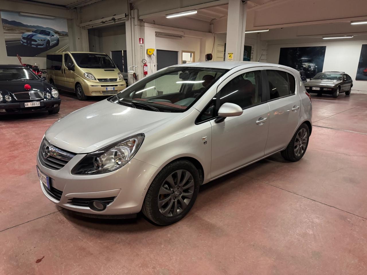 Opel Corsa 1.2 5 porte edition