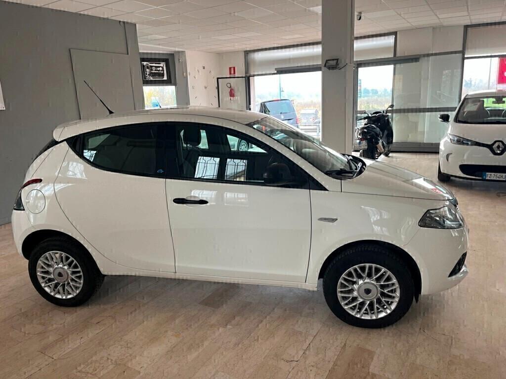Lancia Ypsilon 0.9 TwinAir 85 Cv 5p Ecochic Metano Adatta per Neopatentati