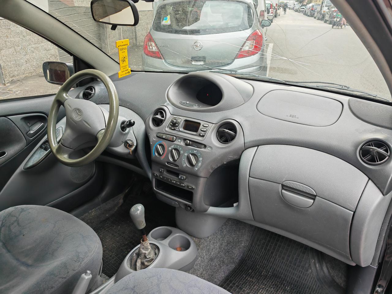 TOYOTA YARIS 1.0 BENZINA CV68 KW50 SOL