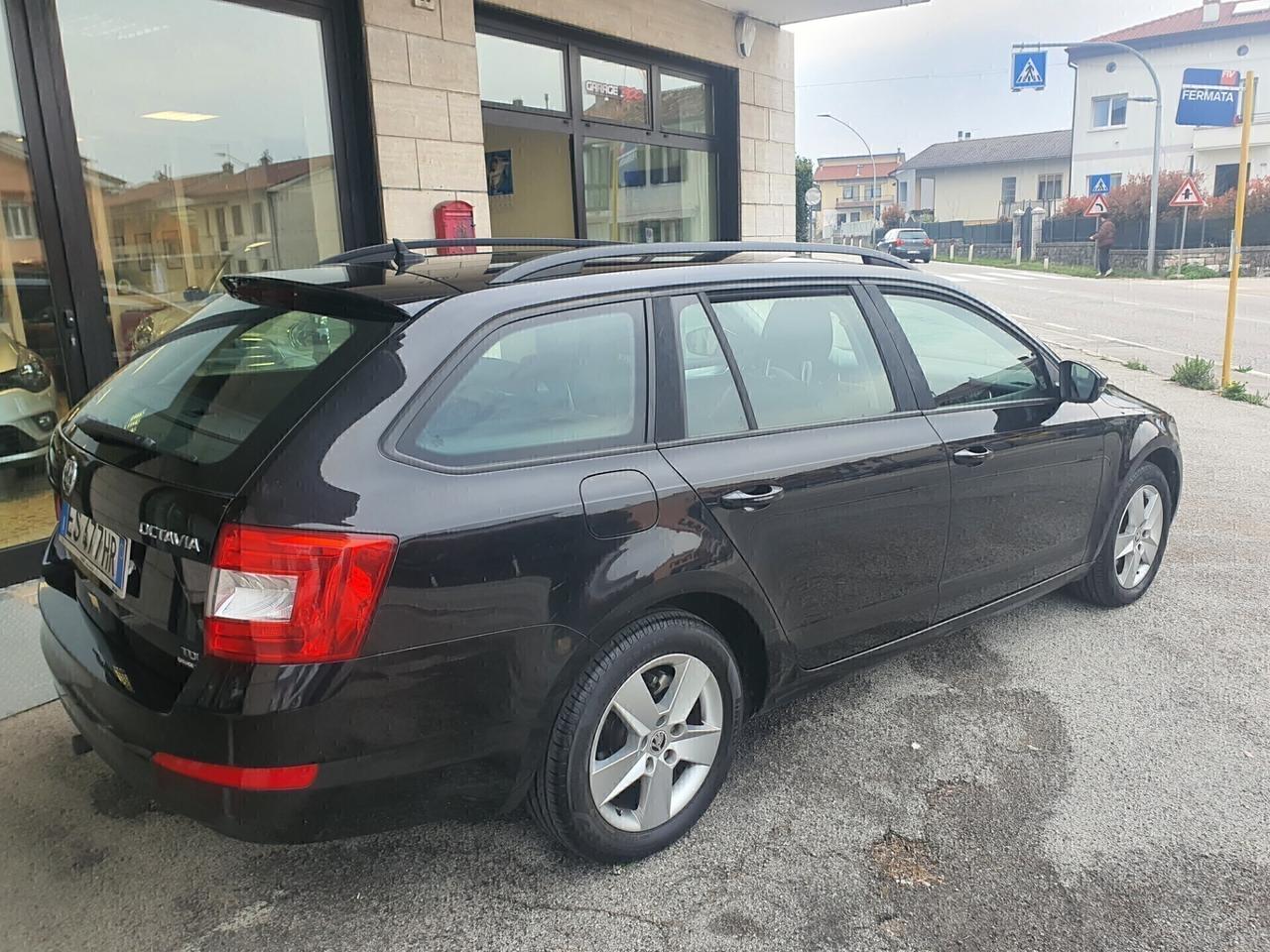 Skoda Octavia 1.6 TDI CR F.AP. Wagon Ambition