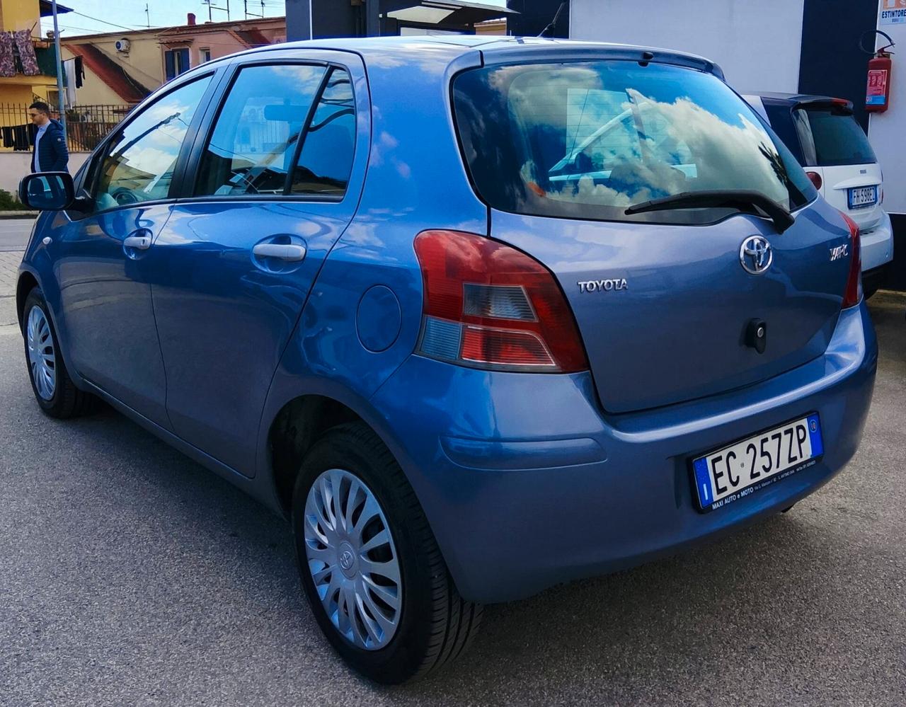 Toyota Yaris 1.3 4 CILINDRI!