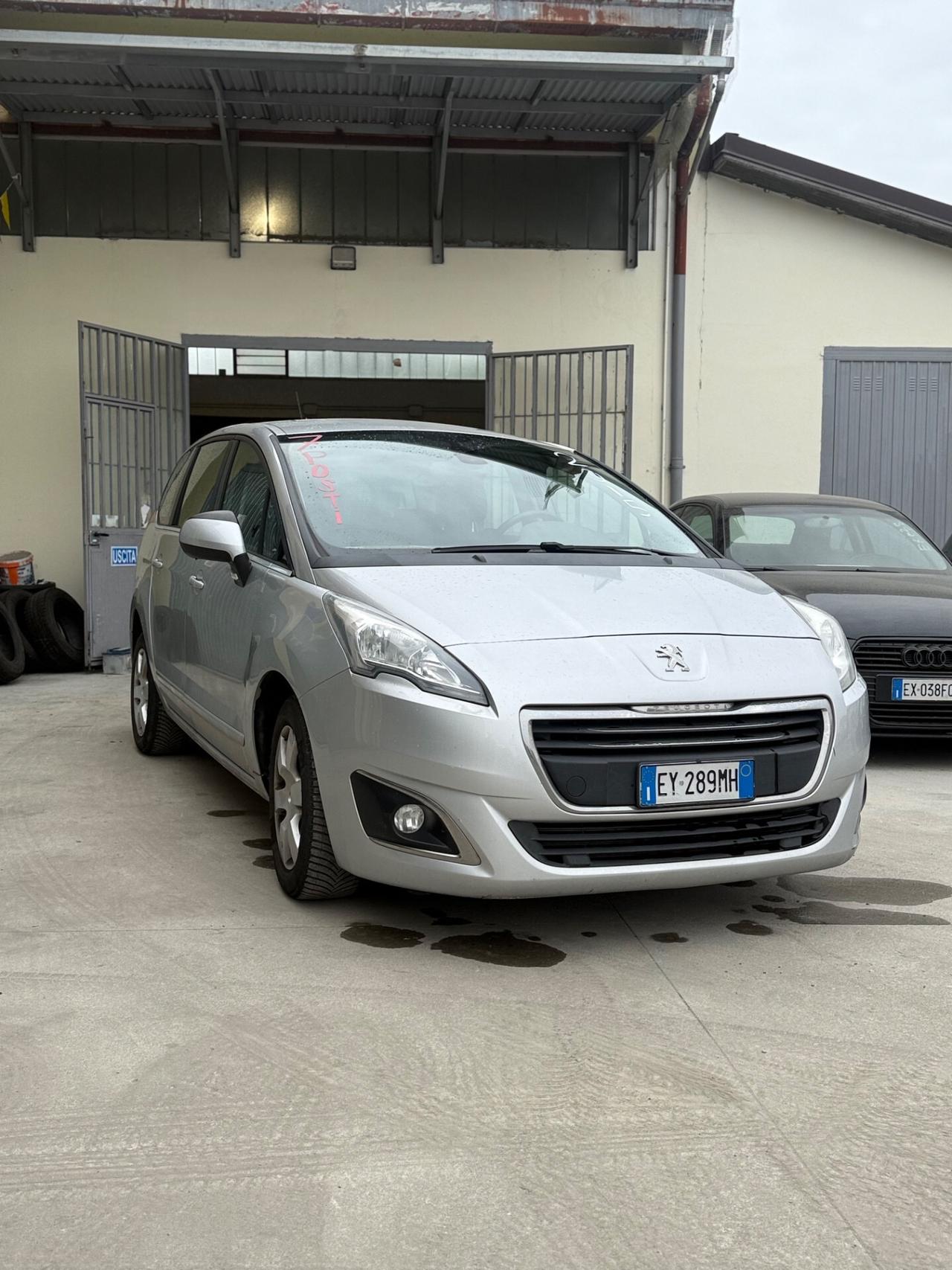 Peugeot 5008 1.6 HDi 115CV Active